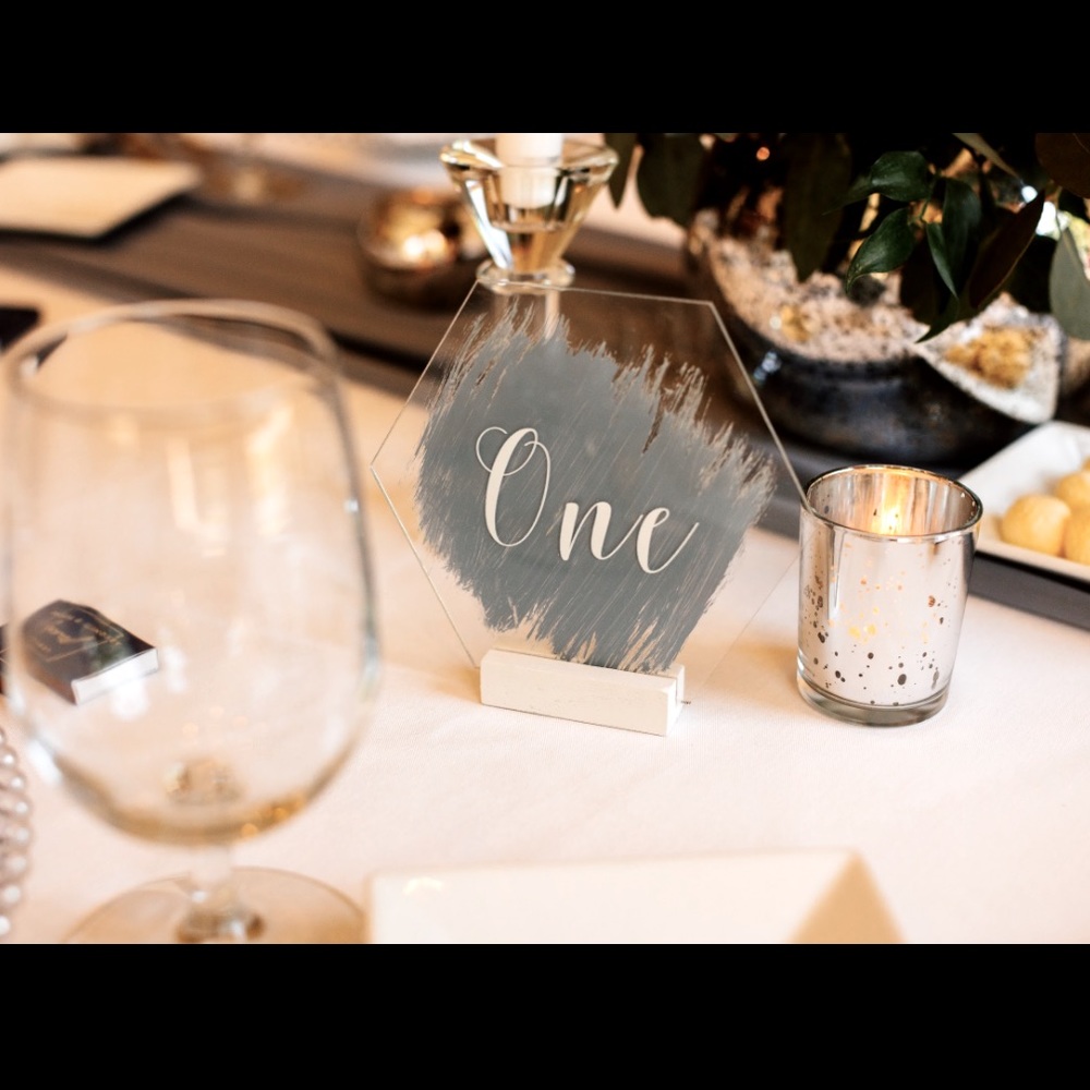 Acrylic hexagon wedding table numbers w/stands- 20